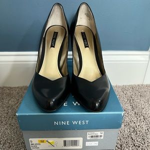 Nine West 9M Lucero black heel